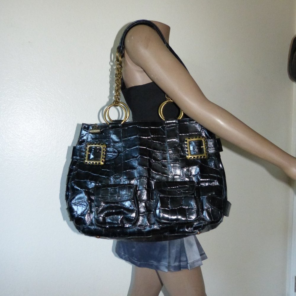 BABEE D LARGE EMBOSSED LEATHER BAG. EUC